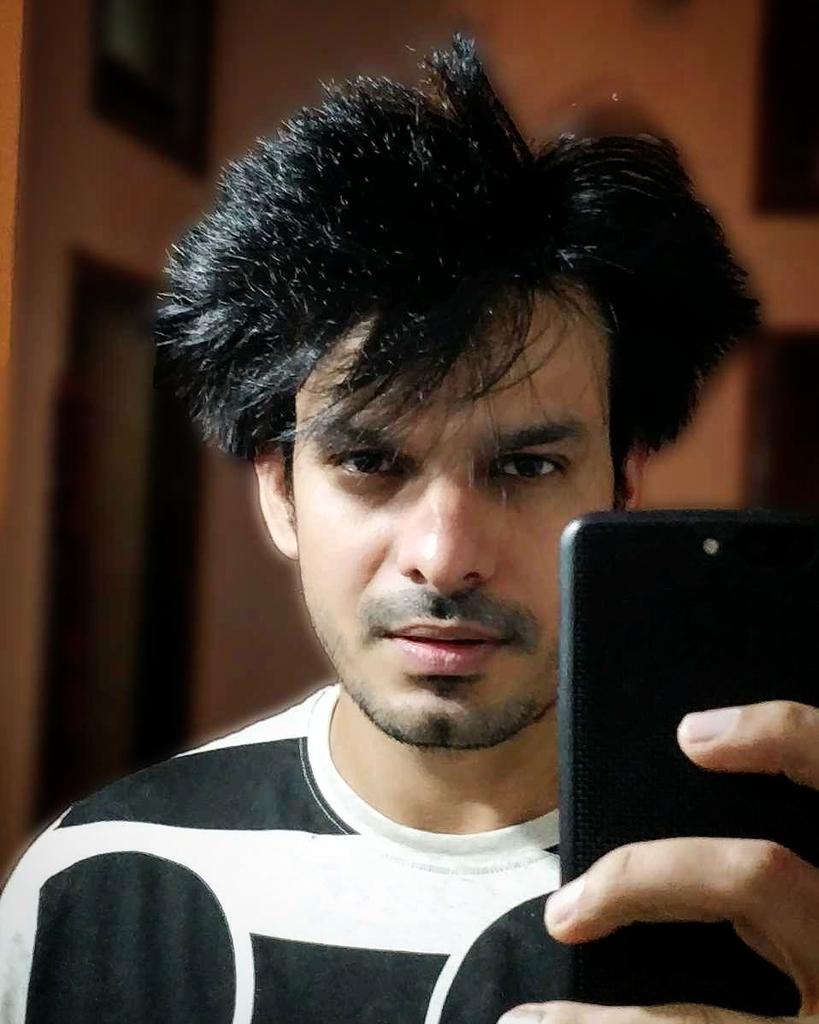 kapilarya21's tweet photo. 440 volt hai choona hai mana! ⚡☠ https://t.co/zK85Kb9VNC