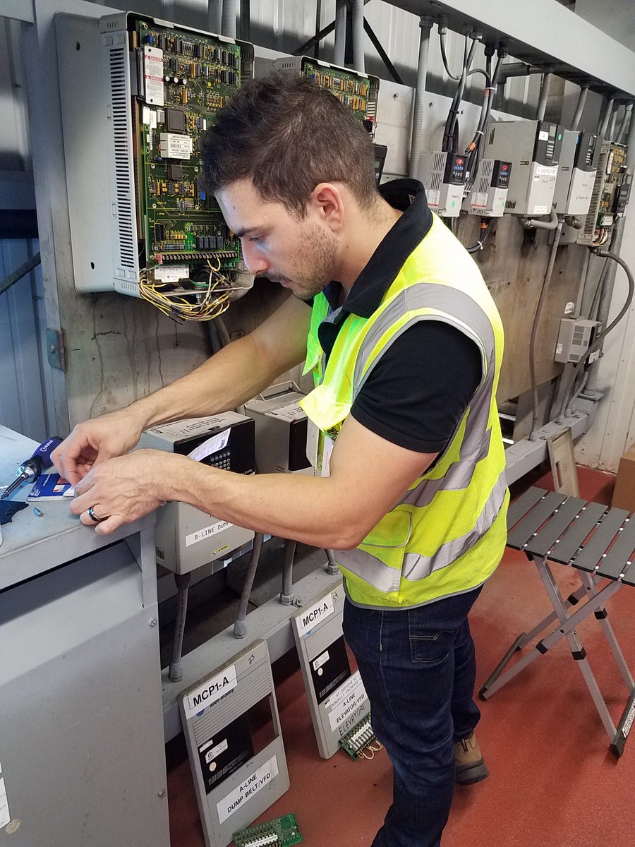 ccsautomations's tweet image. Upgrading to latest Powerflex Series VFDs for one of the largest F&amp;amp;B plants in the SE Region. 
#ccsautomates
#ccsengineeringservices
#ccscustomerexcellencepgm
#ccscfss 
#autofair2018