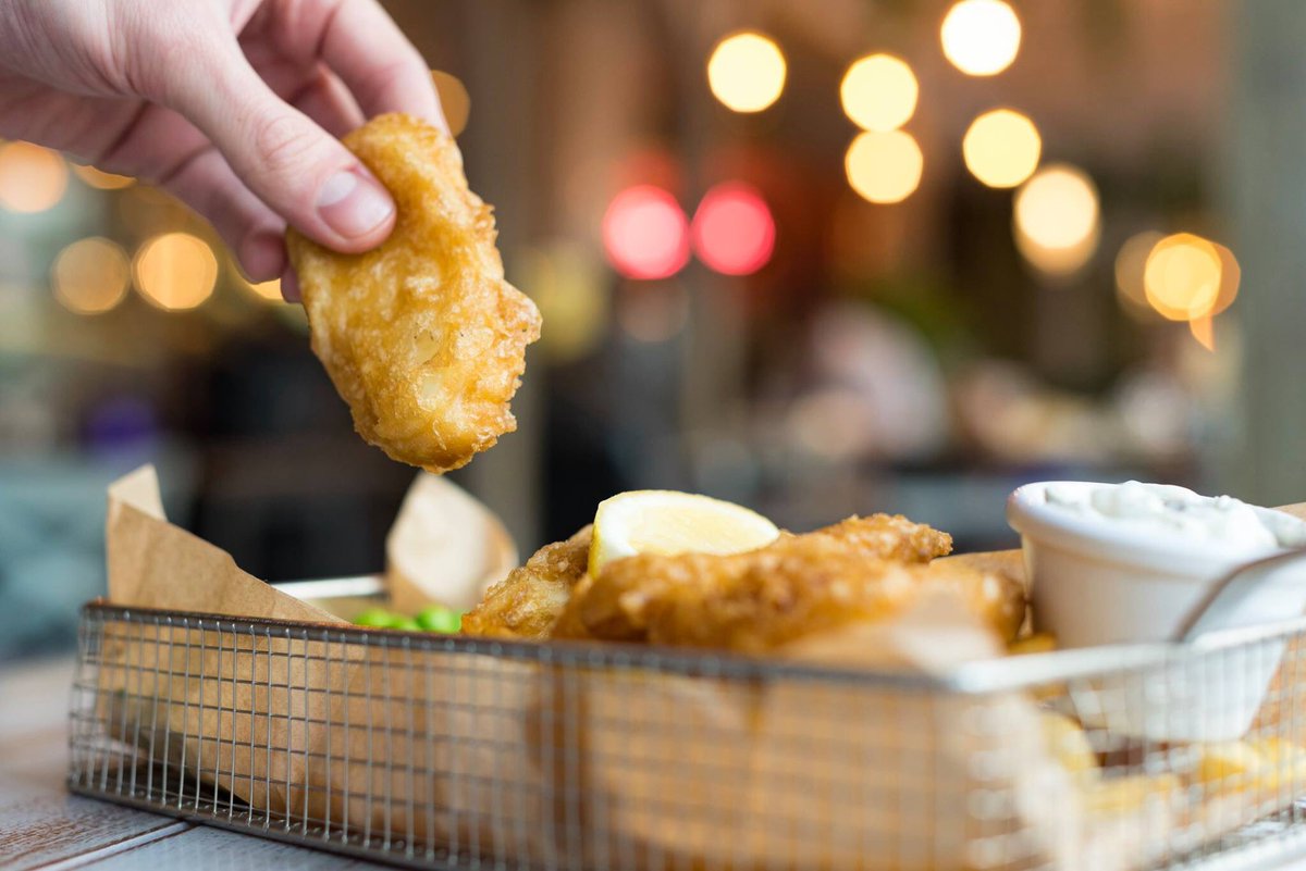 SlugFarnham's tweet photo. Want a good meal &amp; half off your bill? Yeah you do... Pop in for 50% OFF THE ENTIRE MENU🌯🍤🍔
We recommend the Battered Halloumi😍😋
#happymonday #foodie #slugandlettucefarnham https://t.co/RwkrQJJQRj
