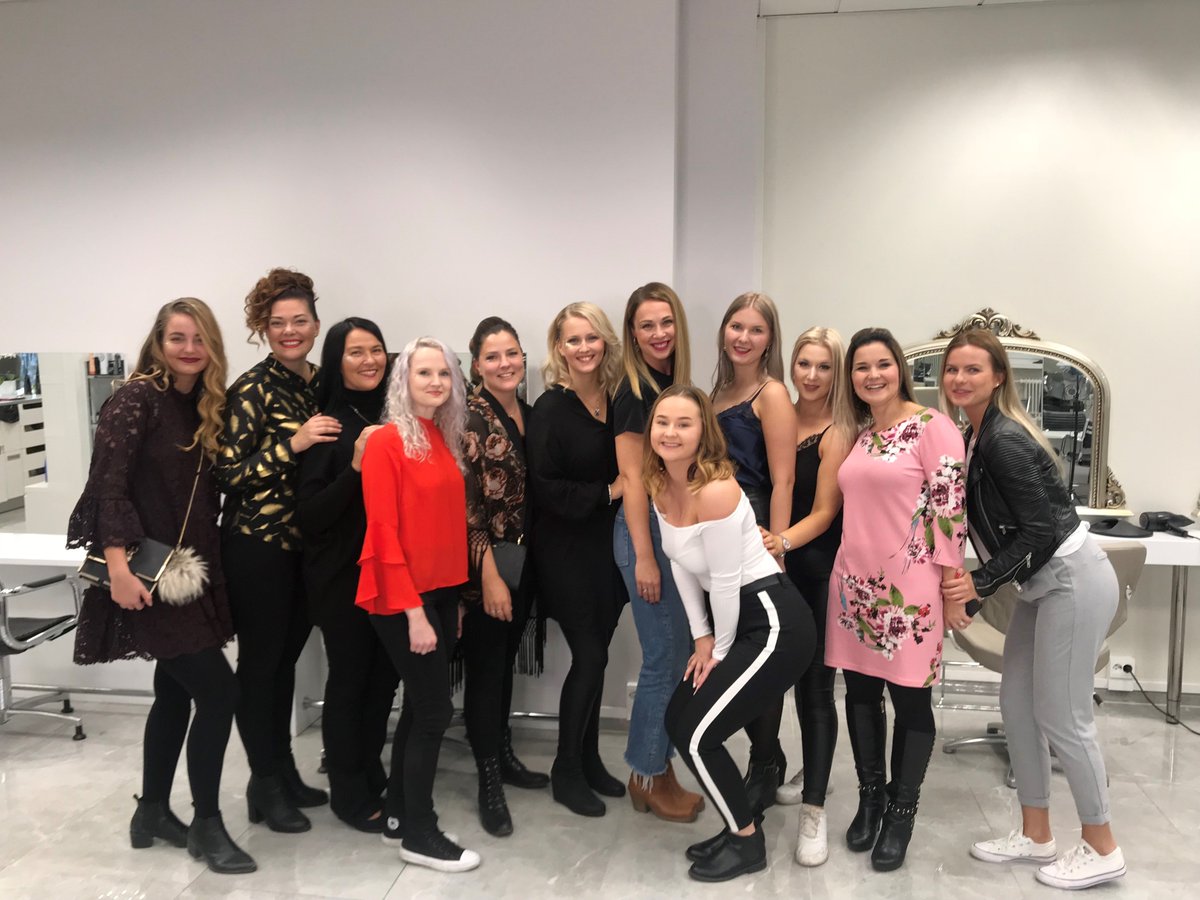 Kärppä Ladies tekee hyvää tänäkin vuonna!

Luvassa on suosittuja mysteerikiekkoja, tonttulakkien tuunaamista ja NHL-pelipaitojen huutokauppa!

Lue lisää tämän vuoden tempauksesta ja hyväntekeväisyyskohteesta: bit.ly/KarpatGoesXmas

#Kärpät #Liiga