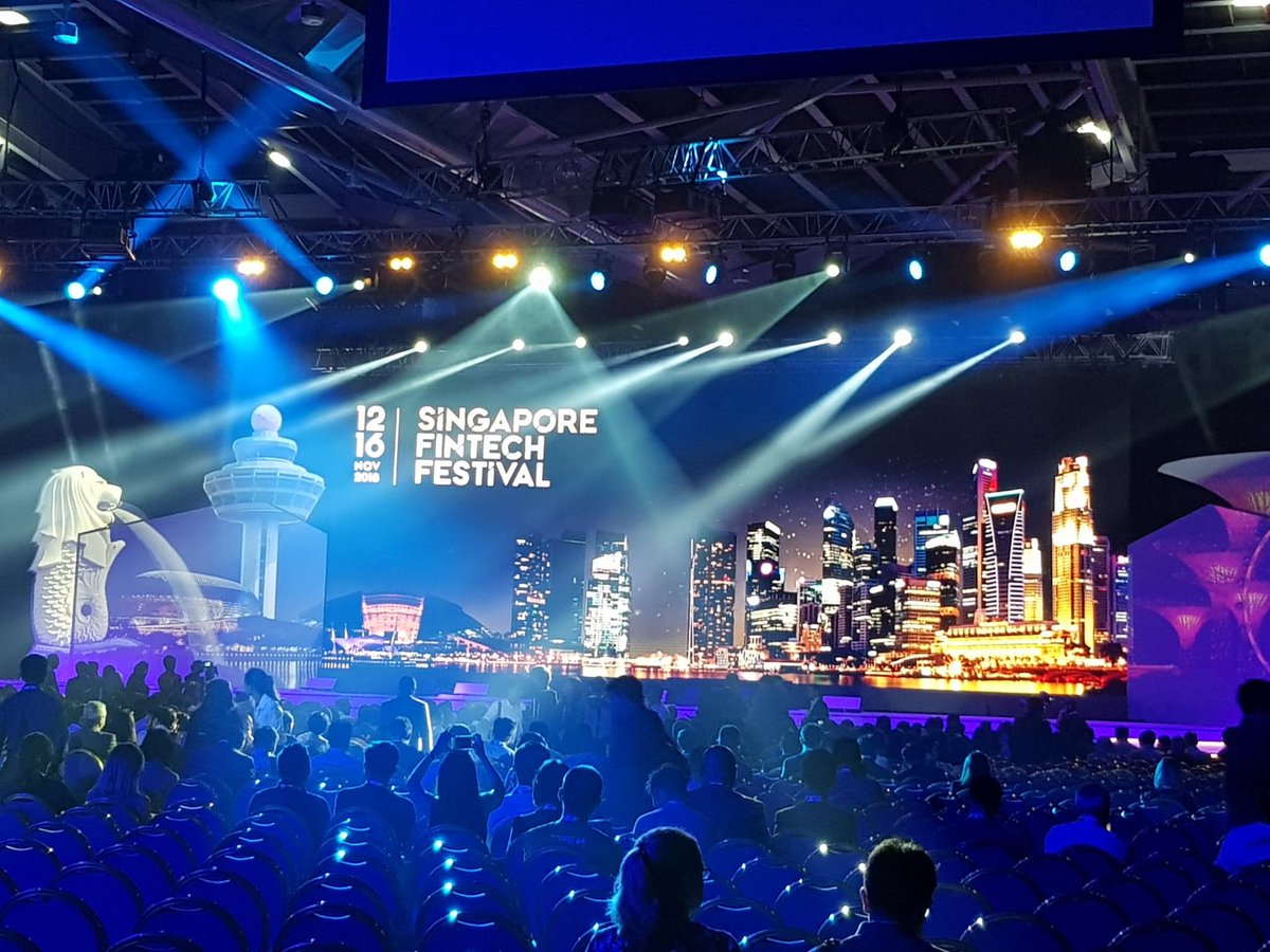 Na chwilę przed rozpoczęciem <a href="/sgfintechfest/">Singapore FinTech Festival</a> w Singaporze. Na naszym stoisku z Anna Tukalska z <a href="/PAIH_pl/">PAIH</a>. Przed nami bardzo pracowite dni w Azji :) #Autenti #esignature #epodpis