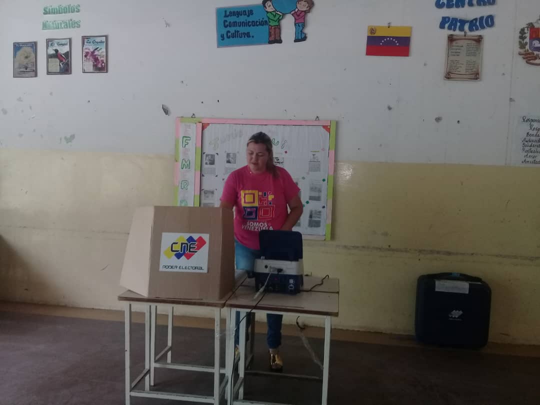 c_canoitas's tweet photo. Fue una jornada de unión, armonía y demostración de fuerza frente a los venidera jornada electoral, donde estaremos dando nuestro voto de confianza a Oriana Perez, para proteger el legado de Chávez. #SimulacroPorLaVictoria #11Nov #FestivalLoMejorDeVenezuela #PSUV #Humocaro https://t.co/oB0Xabtgmf