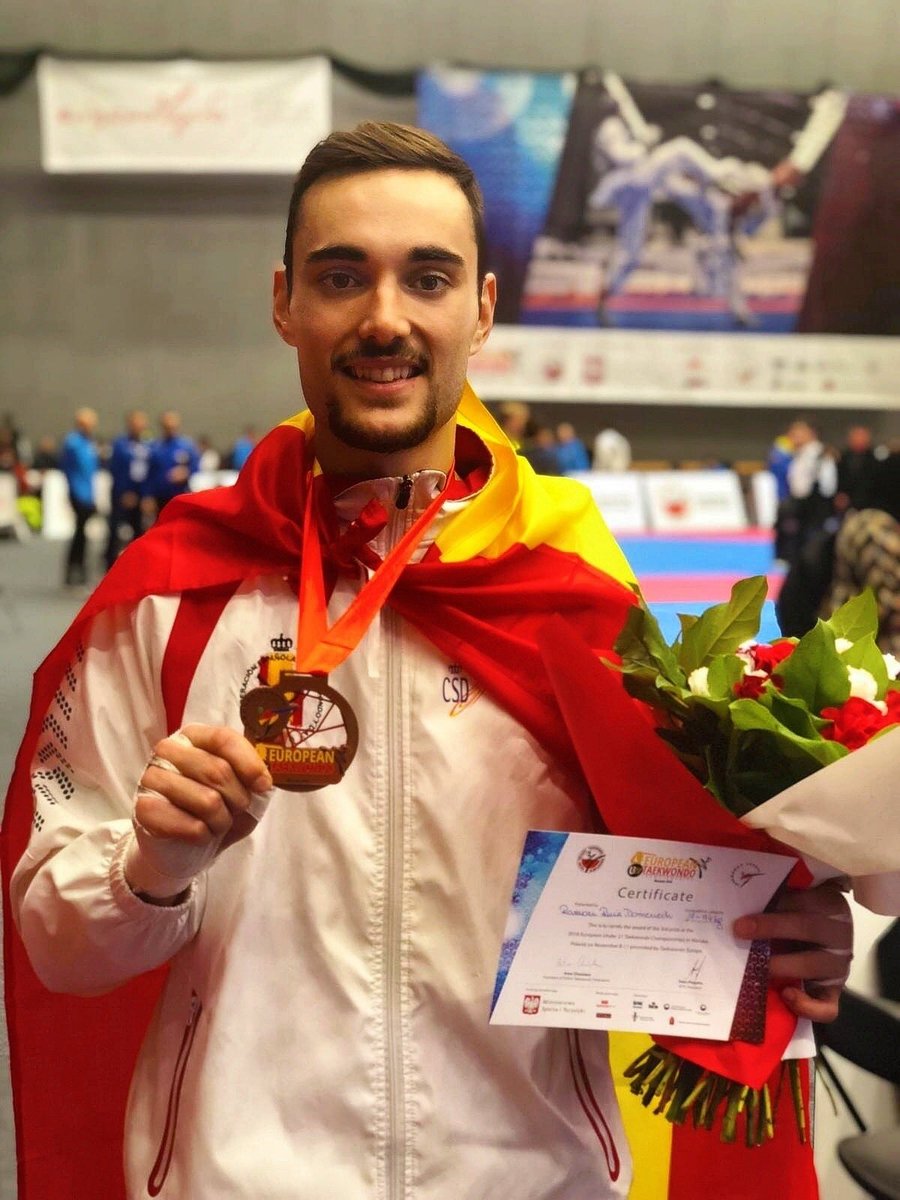 Third place in the European Taekwondo championship U-21 💥🥉💥 ¡Muchas gracias, sin vuestro apoyo nada sería posible! #FamiliaPodium 
<a href="/COE_es/">Comité Olímpico Español</a> <a href="/becaspodium/">Becas Podium</a> <a href="/deportegob/">CSD</a>