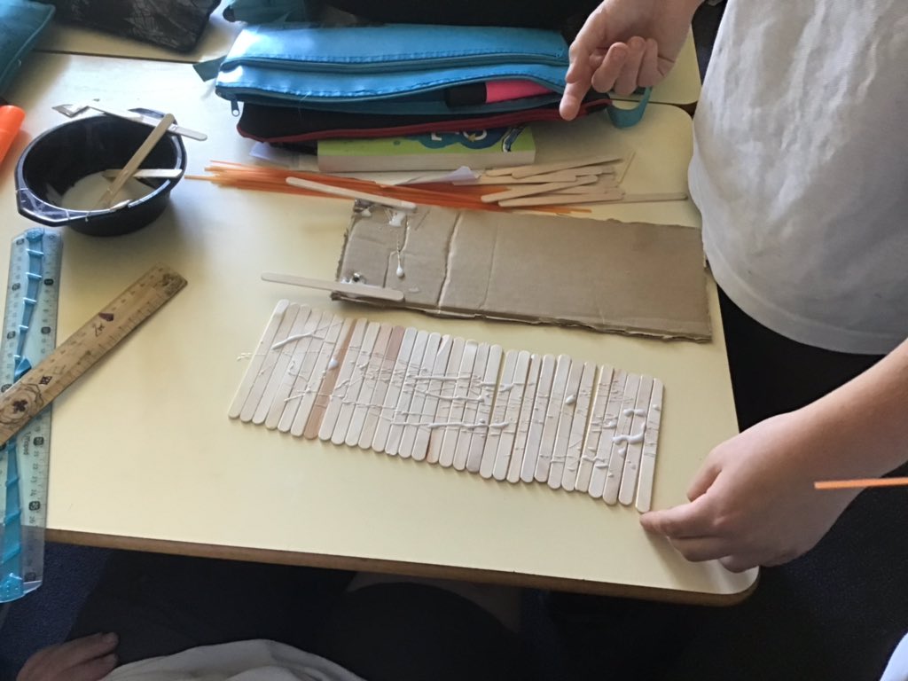 Luke Harding tweet media