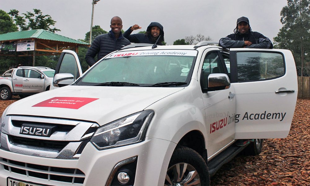 CARmagSA's tweet photo. SPONSORED: For those who don't back down. #ChallengeAccepted. Here's what happened on the recent Vodacom #Red4x4 Experience in Magoebaskloof... @VodacomRugga #RedExpectMore https://t.co/29HXHakGQZ https://t.co/lvFIQ2oy6B