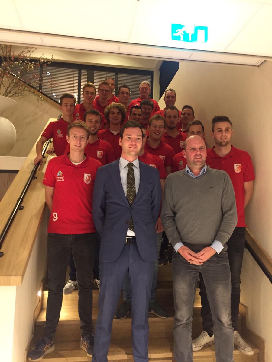 Gisteren van der Valk Dwingeloo/Spier bij ons hoofdsponsorcollectief mogen verwelkomen. Maakt dit mooie collectief in haar 10e jaar met nu 10 leden weer compleet. #trots #vvdwingeloo #regiofunctie #sporthart ⚽️💪🏻