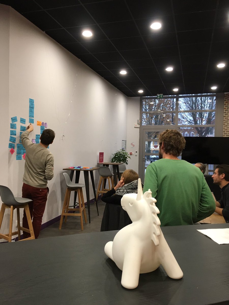 PascaleLLefevre's tweet image. 2ème jour du #MarathonVR au Festival International du Film d'Amiens @AmiensMetropole les équipes peaufinent leur plan de tournage à @laTechAmienoise encadrés par #CreativePaper @TheGreatFlo