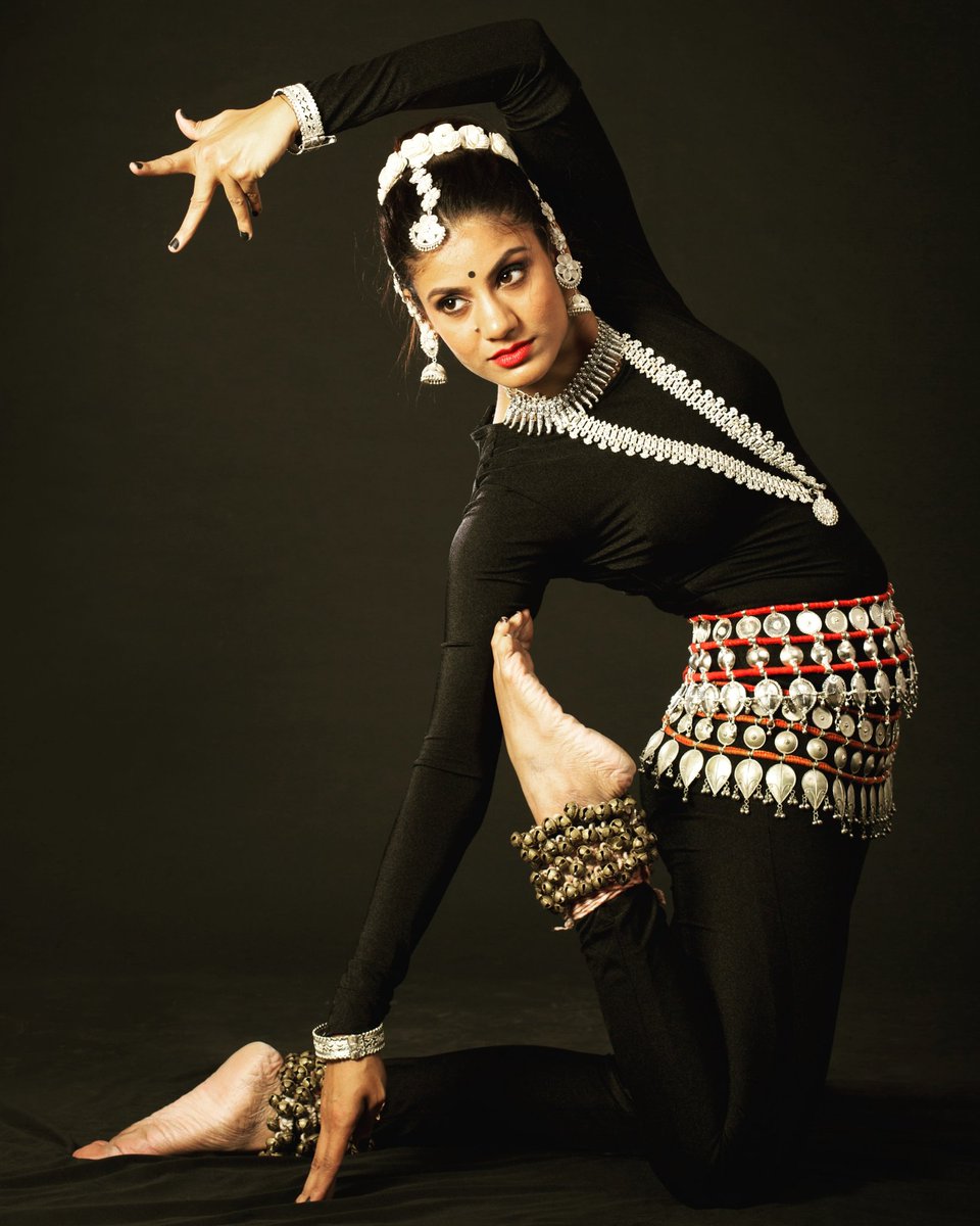 indo western costume for dance
