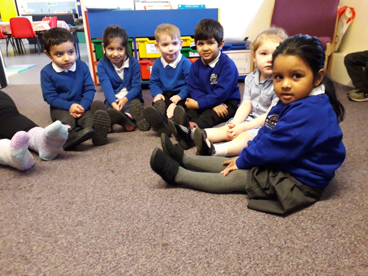 Rowlatts_TMET's tweet photo. F1 wearing odd socks in support of anti bullying! #rhantibulying #rhpshe https://t.co/74arSR9X2H
