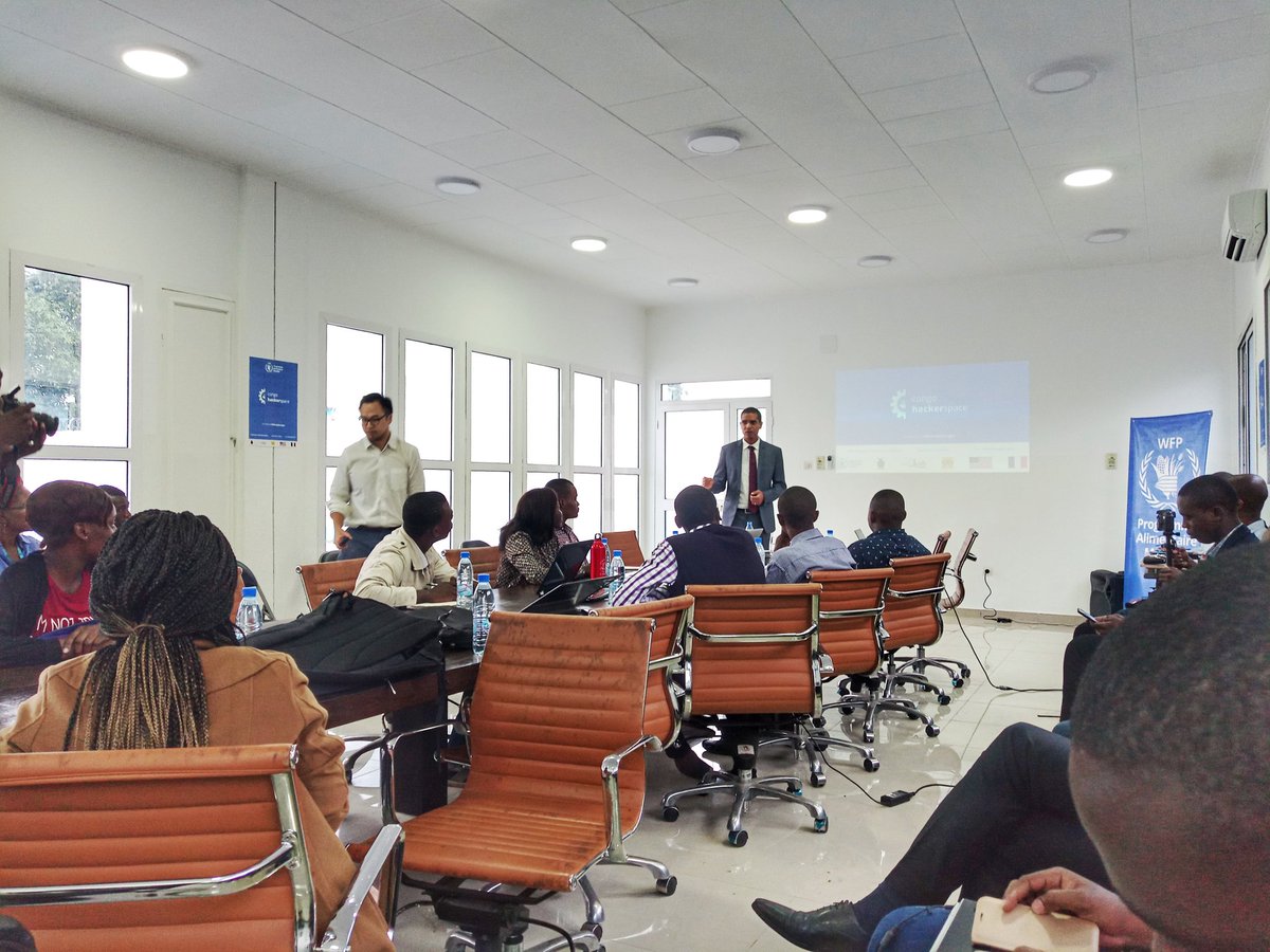NelsonCishugi's tweet photo. Ce matin au @PamCongo lancement du #Hackerspace avec les acteurs du numérique au Congo pour #disrupthunger #faimzero et proposer des solutions congolaises. https://t.co/6qQxetW8r0