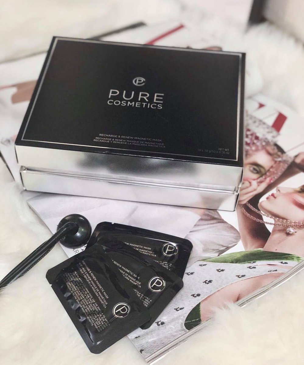 TheLanoCompany's tweet photo. Have you tried our #magneticmask? 
@petitetammie shares some #purelove with our 'Renew + Recharge Mask' set.
Unveil healthy, bright skin while removing impurities for a youthful glow! https://t.co/Ni3EQVDJ0Q