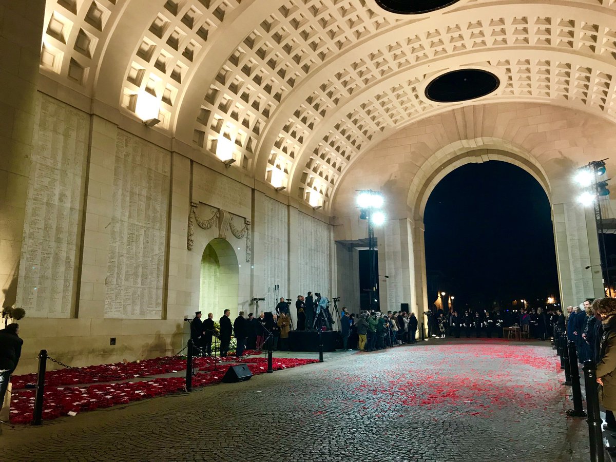 chaniafox's tweet photo. What an honour to be part of last night’s ceremony @CWGC ‘s Menin Gate. Meeting the Belgian Prime Minister and seeing the Belgian King and Queen attend the Last Post was a real testament to how important the daily commemoration of the fallen continues to be. #CWGCinterns https://t.co/wUAw0L7ab0