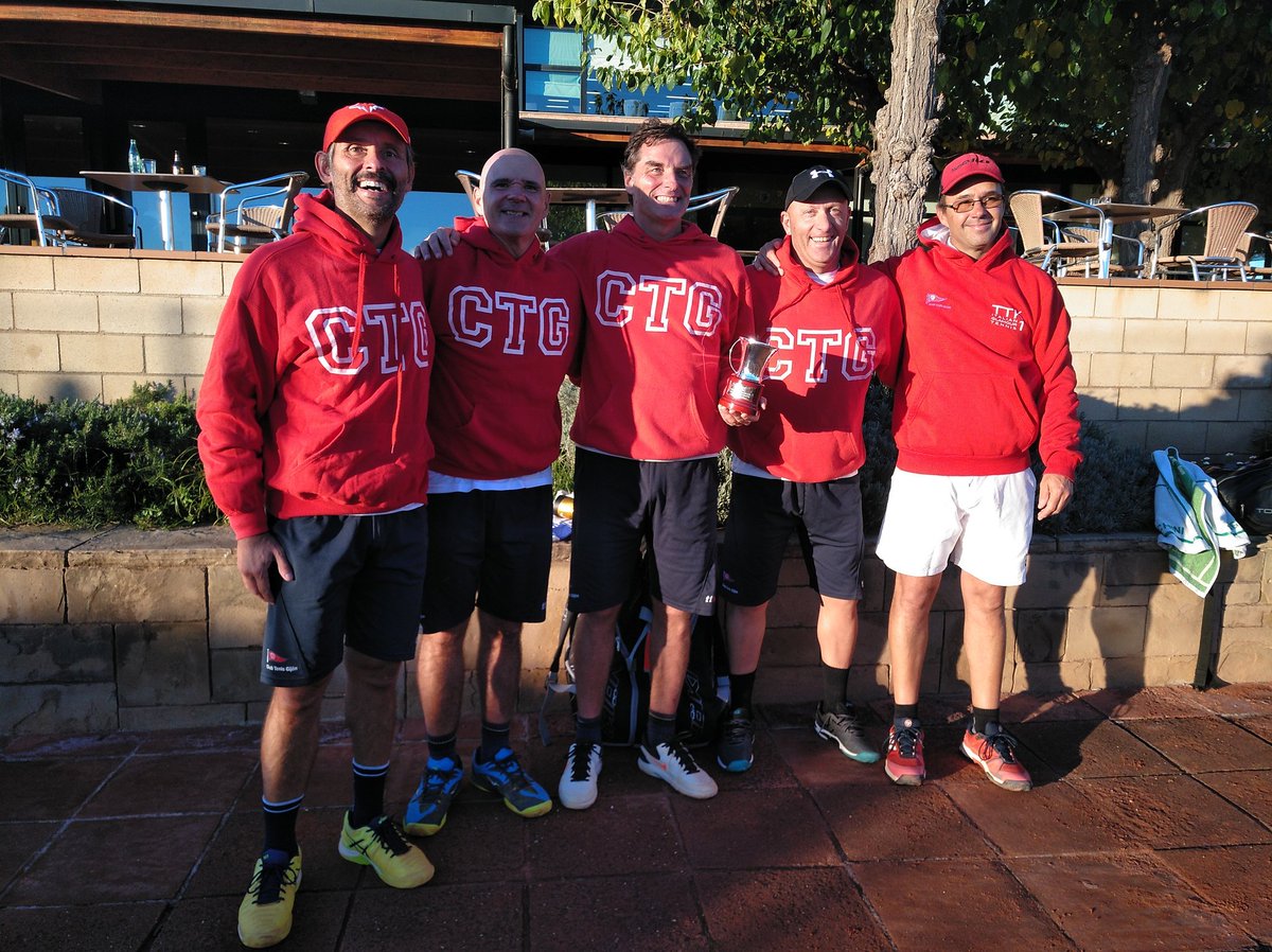 Ayer domingo el equipo +50 del <a href="/ClubTenisGijon/">Real Club Tenis Gijón</a> hemos logrado la victoria en la final como visitantes ante el <a href="/tennissabadell/">Club Tennis Sabadell</a> (3-4), proclamándonos campeones de España de #tenis 🎾 en la categoría C y logrando el ascenso directo a la B 😁🔝🔝🔝🔝❗