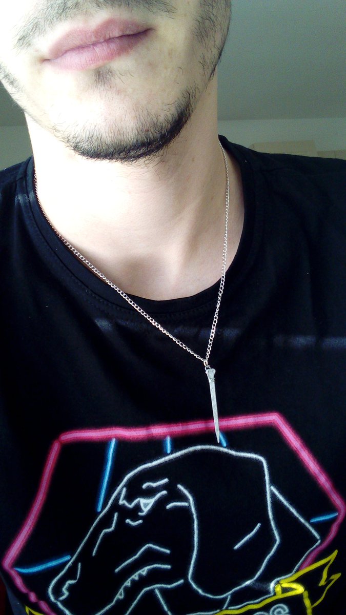 _Meegatronn_'s tweet photo. Mon pendentif de @ScapulaBestiary est arrivé 😀
Et il est super !!! https://t.co/6mxi5kfKNA
