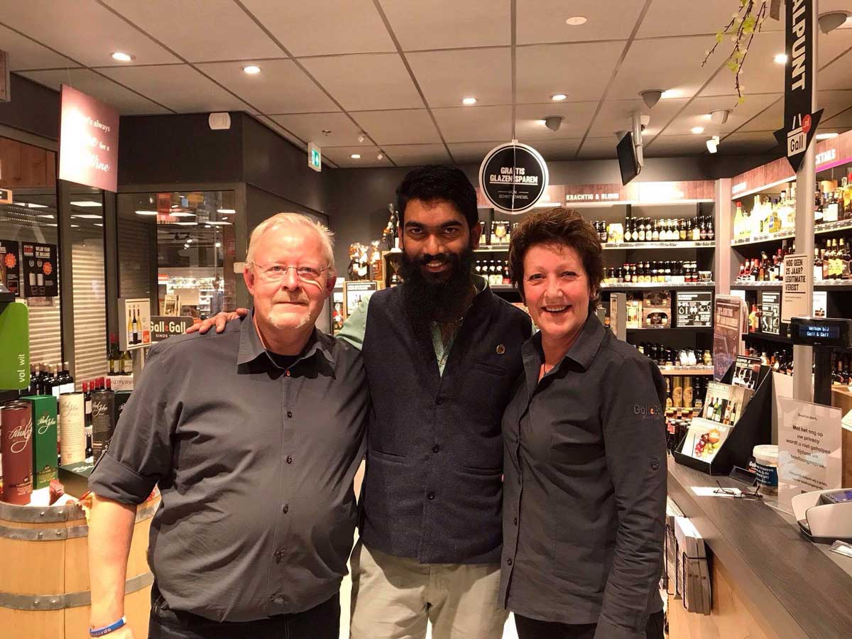 PaulJohnWhisky's tweet photo. #PaulJohnWhisky toured across #Netherlands and it was an extraordinary experience!
Our #ChristmasEdition2018 was the star of the tour!
Huge thanks to all our partners for making this a great success!
@WijnWhisQy_com #PatricksBar @DH17slijterij #GallandGallAlmerePoort https://t.co/tzI8c3337i