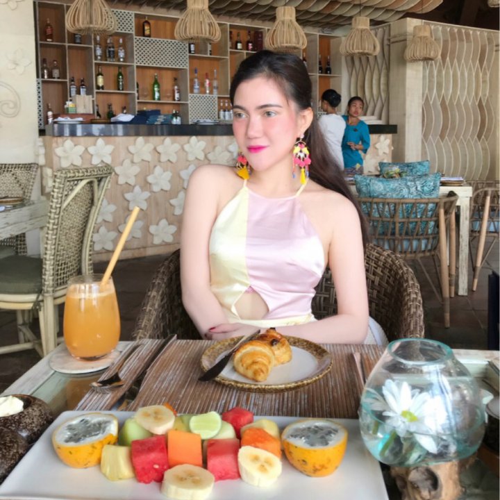 ayo pergi bersamaku on #BIGOLIVE bigo.tv/sid/2110572726…