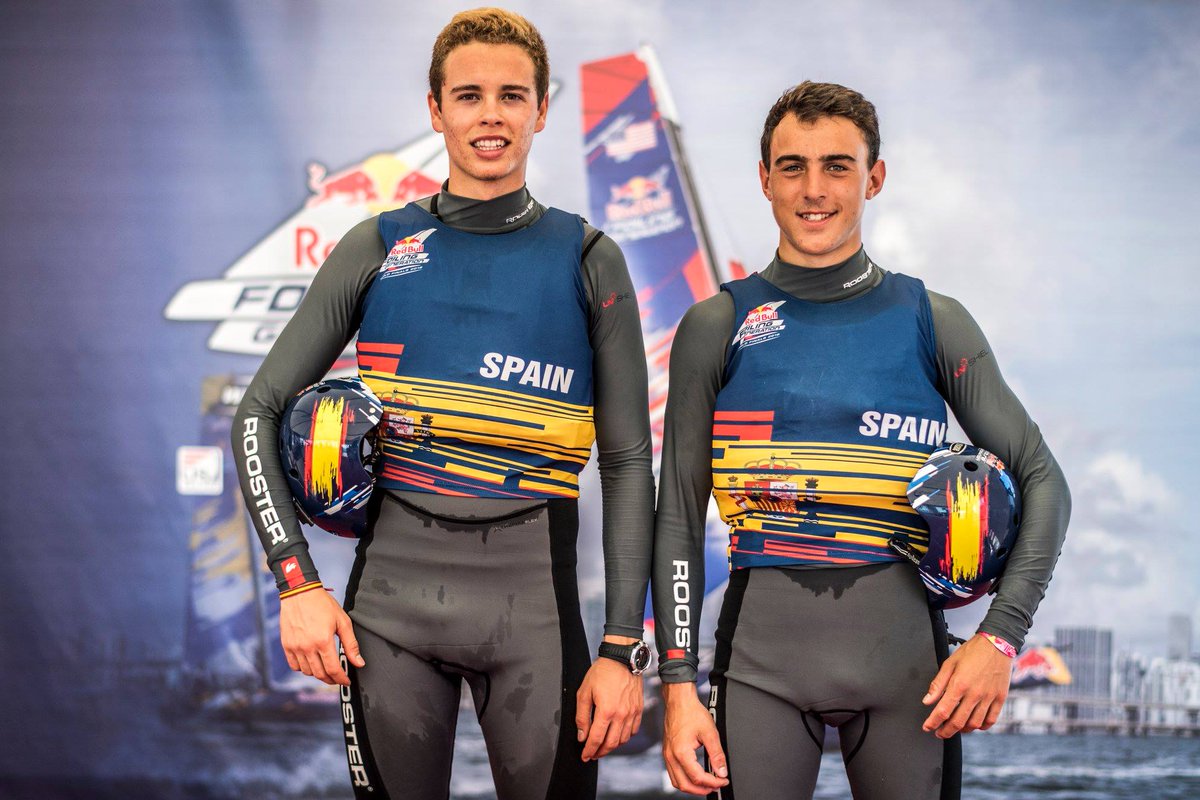 spanishimpulse's tweet photo. Magnífico ambiente @redbull Foiling Generation en Cayo Vizcaíno, Miami. Con 16 equipos nacionales compitiendo en un sistema de eliminación que permite pocos fallos. 😮 ¡Vamos gallos! 🐓🐓 Vamos Albert Torres y Julio Alonso. #redbullfoilinggeneration #redbullsailingteam https://t.co/LtajIXguXc