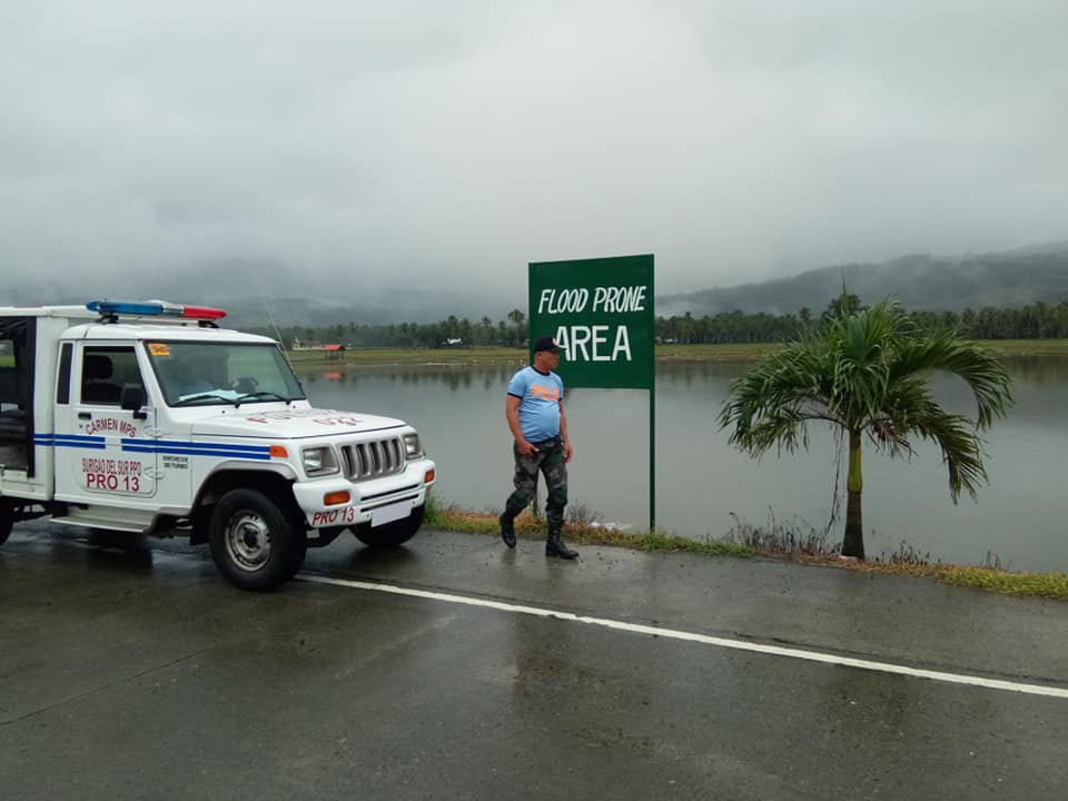 sdscarmenpspcrs's tweet photo. " There's no harm in hoping for the best as long as you're prepared for the worst."

#⃣Mobile Patrolling and monitor to the flood Prone area https://t.co/j0EfXtqWd1