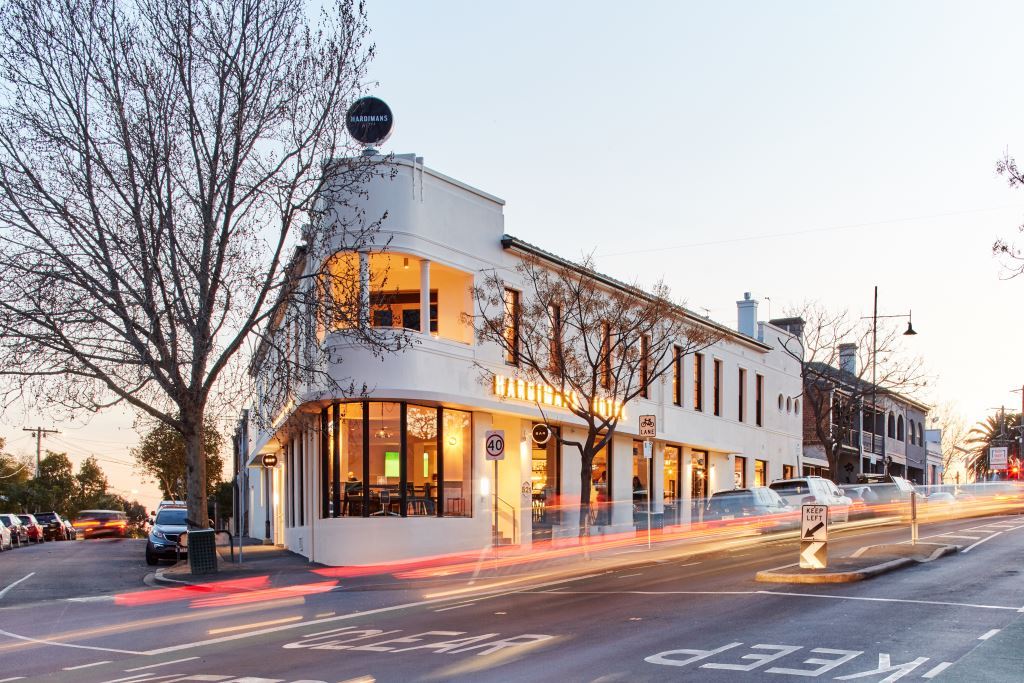 RamvekPtyLtd's tweet photo. The scope for the recent Hardimans Hotel redevelopment in #Kensington, #Melbourne involved multiple spaces spread across two floors - #artdeco with a modern twist - and a substantial "yard": https://t.co/zWuaMCDczp
#hospitalityindustry #melbournepub #hotelredevelopment https://t.co/Ob57S435Ar