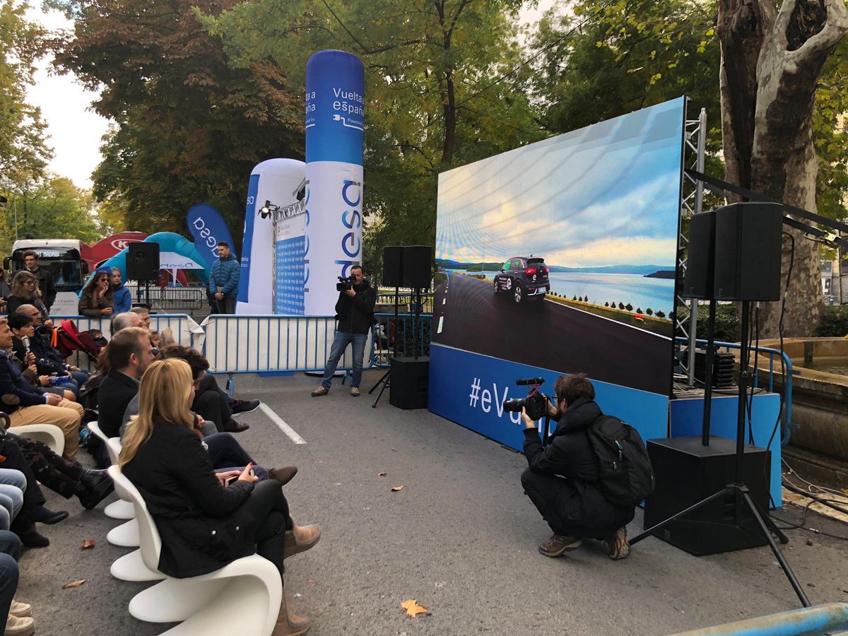 ElencoAv's tweet photo. Muchas gracias a @flash2flash por dejarnos formar parte de la última etapa de la vuelta a España en coche Eléctrico. Un evento que mostró a los ciudadanos las ventajas de la movilidad sostenible. #flashExperience #20AñosElenco #Endesa #MovilidadEléctrica https://t.co/F5oZRXKyZz