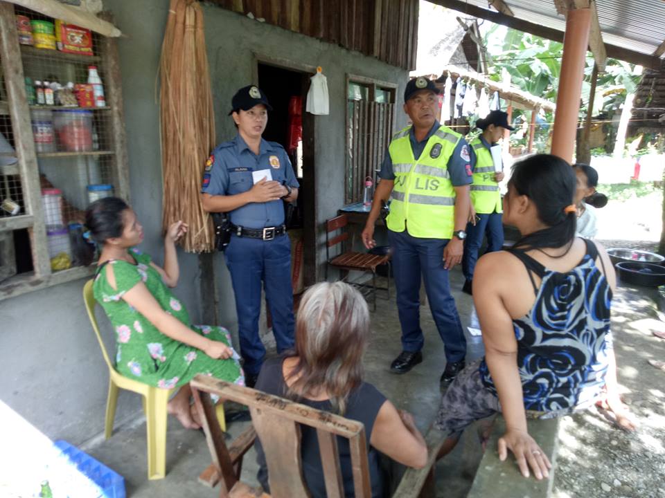 sdscarmenpspcrs's tweet photo. #HOUSEvISITATION
#Dialogue
#Brgy.SanVicenteCarmen,SDS https://t.co/Z3XSCIG4H5