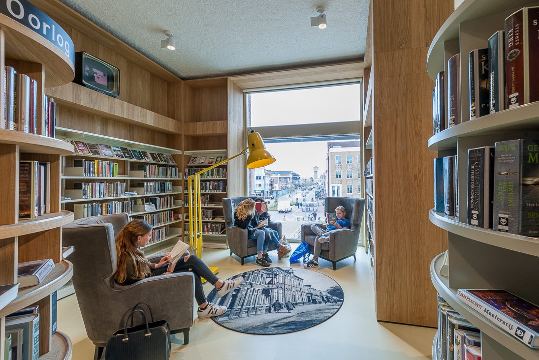 “People from all over the world come to see our library!” It's been a few months since we together with @IFLA awarded Dutch School 7 the Public Library of the Year 2018 - is your library the world's best new library in 2019? bit.ly/2yRrTm6 #PublicLibraryofTheYear #IFLA