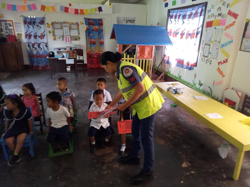 sdscarmenpspcrs's tweet photo. PPO3 Mery Mae A Plaza, WCPD PNCO conducts school visitation, distribution of IEC Materials and have a lecture regarding "Children`s Right" to the Kinder Garten of Carmen Daycare Center, Brgy. Poblacion Carmen, SDS.
#PNPP.A.T.R.O.LPLAN 2030
#IsaPongKarangalanAngMaglingkodSaBayan https://t.co/YRkMwRJQ7c