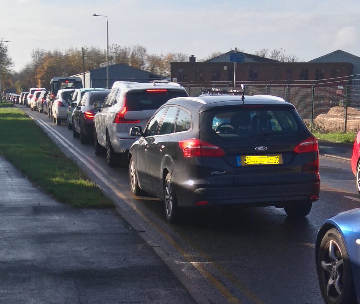 hfmnews's tweet photo. Calls for more to be done to mitigate Rockingham Road closure in Market Harborough, after traffic chaos over the weekend - including on Kettering Road - more on Hfm News https://t.co/vb9OlkAEO3