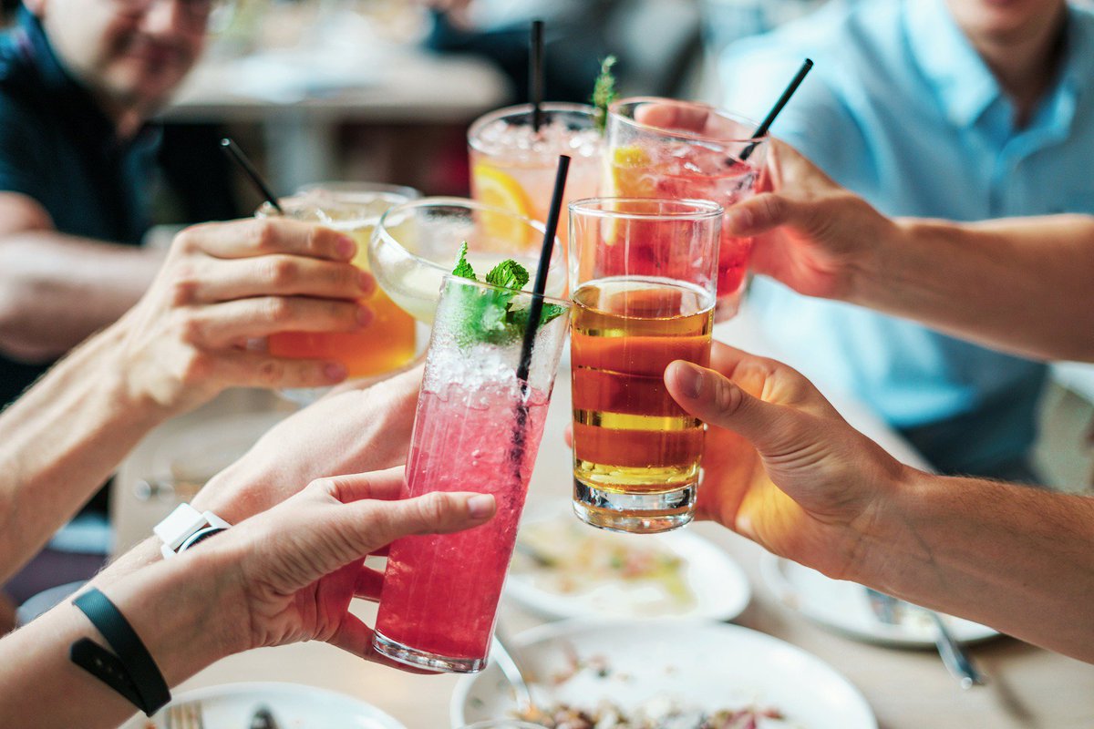 HRGreenwich's tweet photo. Today is #NationalHappyHourDay! Celebrate with a cold craft beer or signature cocktail near the outdoor pond and water fountains at Gazebo Bar &amp; Grill. #HyattRegencyGreenwich https://t.co/zOQGpXLaOz https://t.co/GDgEff5P4W