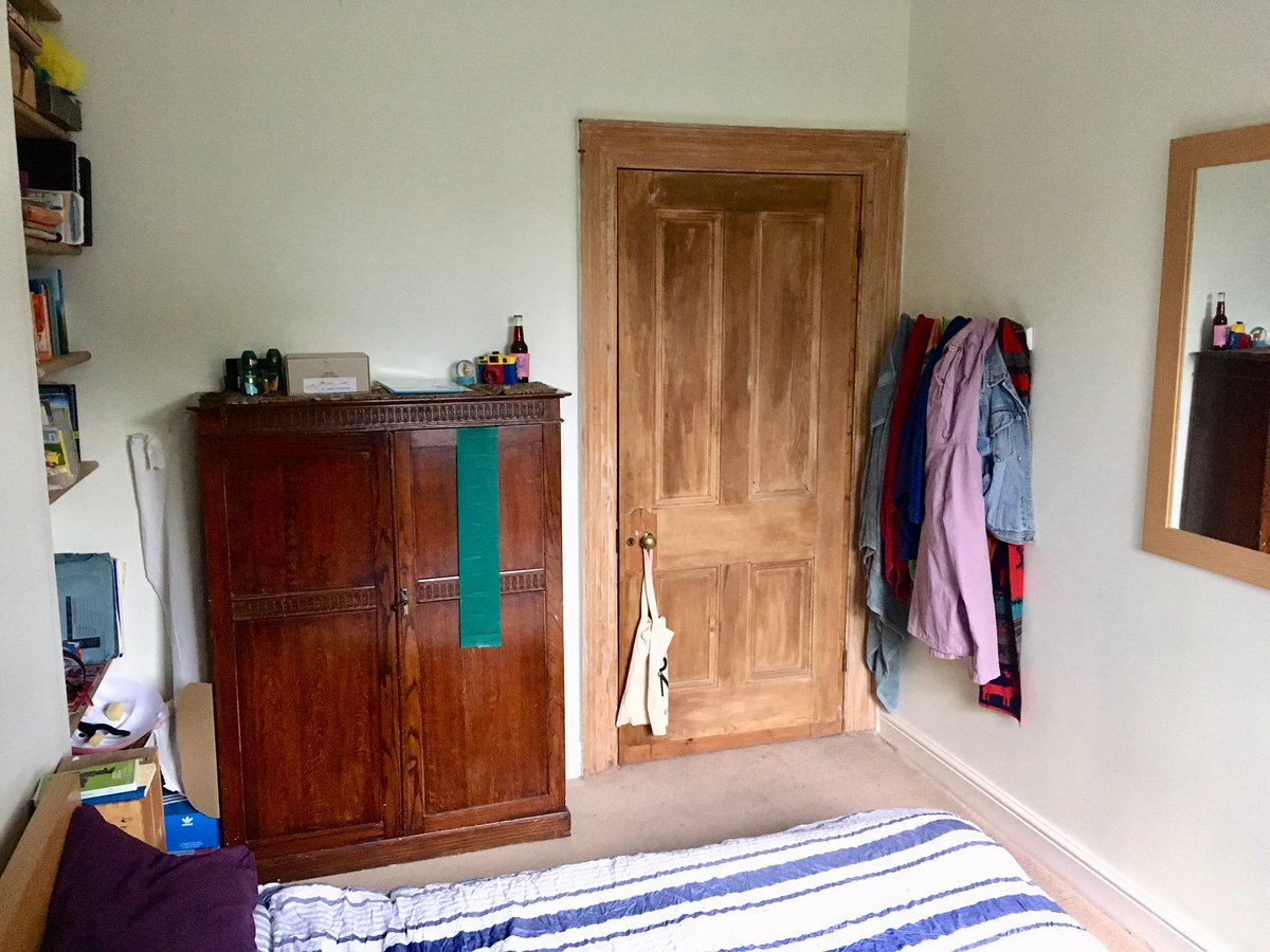 julings's tweet image. Who wants to live in my nice room in Camberwell? It’s LOVELY but I’m moving out in a month pls shuuur and tell your friends thnks x