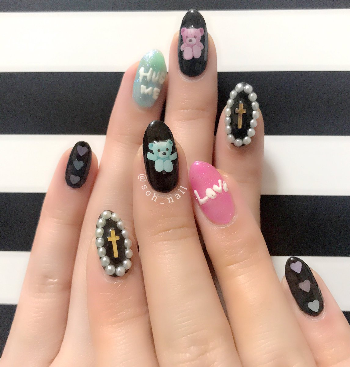 Soh ネイル垢 En Twitter New My Nail カラフルくまちゃん散りばめ な親指がお気に入り 両薬指にはアイシング ネイルで文字をぷっくり書いてみました パール囲みは安定の可愛さ セルフネイル