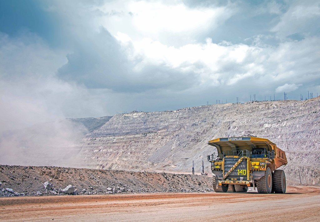 im_mining's tweet photo. .@TransenseTech division @Translogik has a contract to supply 24 #iTrack II #miningtyre #monitoring systems including #dataanalytics for the @CatMining #797F truck fleet at #SouthernCopper’s #Cuajone #mine in #Peru https://t.co/yyHArRXhFD #TPMS #futureofmining @GMexico_oficial https://t.co/YlEUtlAd4L