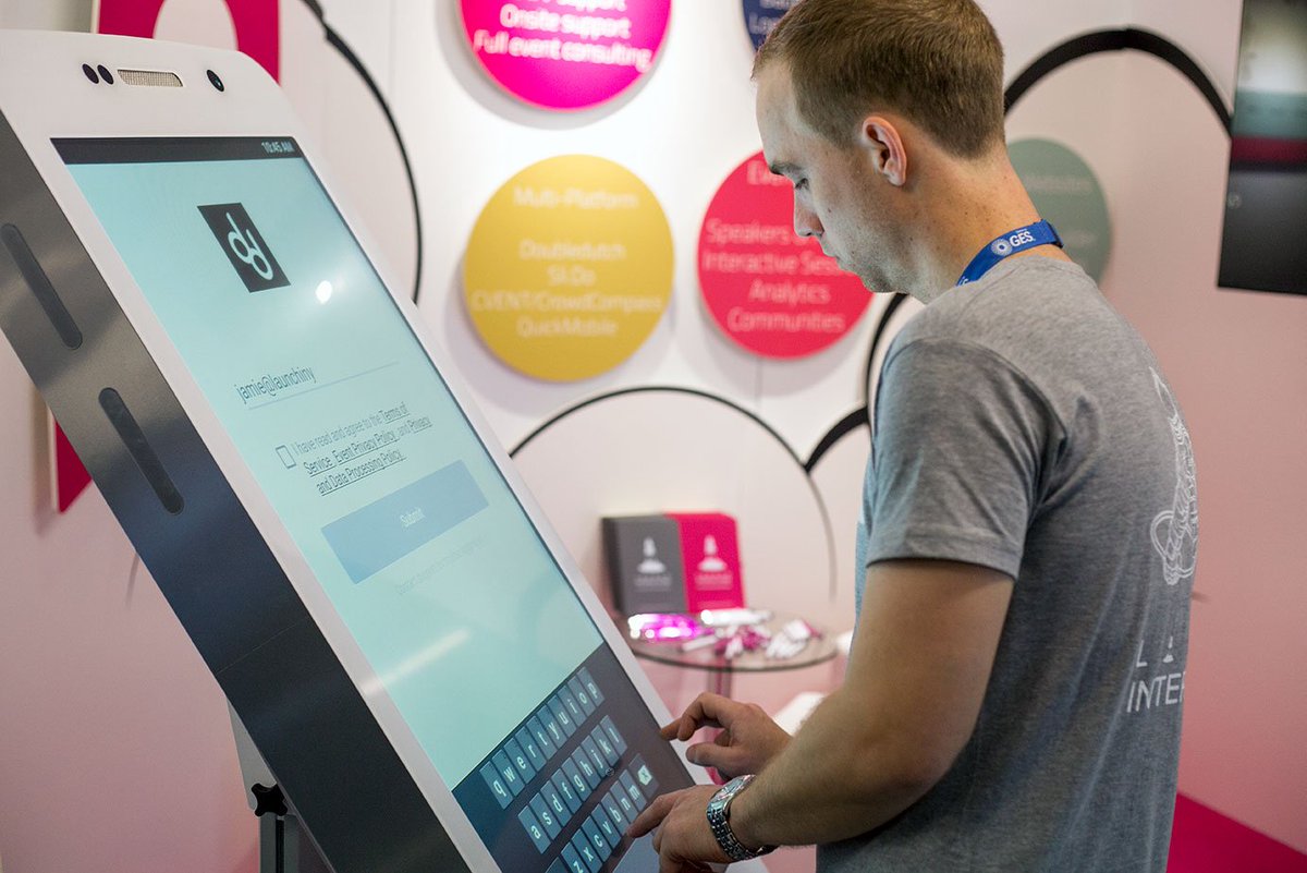 LInteractions's tweet photo. Our Head of Production Stuart Robinson setting up our demo on the Giant ITab at last weeks #ETL18 
If you want to have a chat with one of our Launch Consultants get in touch today ⬇️

Send us a message, email support@launchinteractions.com or click https://t.co/0e0RpxGVOL https://t.co/3OvTb2T3sw