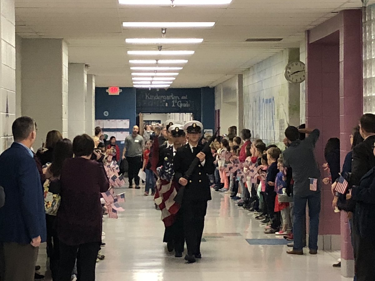 JasonZacharyTN's tweet photo. What a great morning @lottselementary honoring our Veterans!! Ms. Russell and her team go above and beyond to let those who have served know how much we appreciate their service to our nation. 
Thank you, Veterans!  We are free because of your sacrifice and service. 
🇺🇸🇺🇸 https://t.co/gLcz2ExSXr