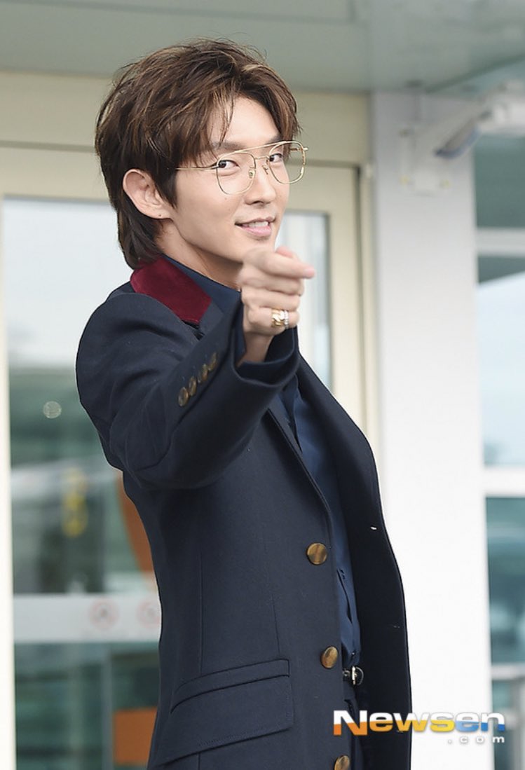 JoonGiTurkey's tweet photo. 2018.11.06 Kore’den kalkış Hong Kong'a | Lee Joon Gi Havaalanı basın fotoğrafları [1] https://t.co/3c1aIbRMhZ