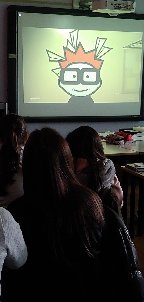 Stefano_Budoia's tweet image. #HPE #Safe2Web oggi siamo a Mezzago a parlare di #Cyberbullismo ai ragazzi di 2 media