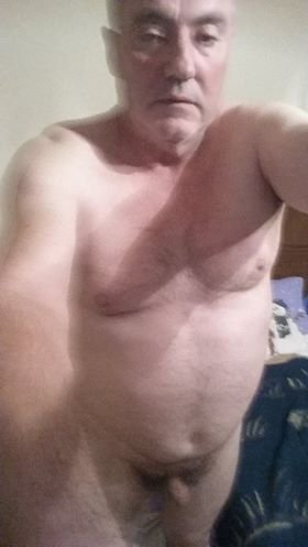 ACortus's tweet image. Fernando Ferreira cujo número de telefone é +351 910 558 449 um carpinteiro
que abusa da lei porque ele seduz uma criança de 11 anos em hangouts com esta imagem
Encontre mais informações na próxima newsletter