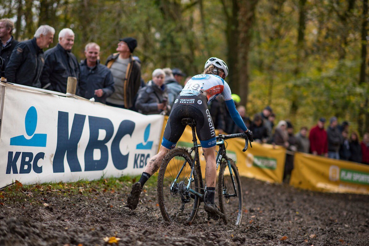 As always, Gavere delivered  mud! Missed the power that was necessary on this difficult course. Bit disappointed by the race but happy that doing a rain dance has finally payed off! 💃🏼🌧

<a href="/creafintuvsud/">Creafin-TÜV SÜD</a> 
@zannatabikes 
@shplus_official 
@challengetires 
<a href="/vastgoedservice/">Vastgoedservice</a>