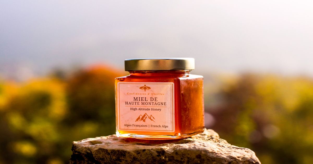 cdabeille's tweet image. Il est de retour ! 🐝
Le #miel de Haute Montagne est de nouveau disponible sur notre boutique en ligne &amp;amp; il s'est refait une petite beauté entre temps !
⚠️ Quantité limitée ⚠️  
#apiculture #alpes #abeilles 
buff.ly/2QAux6B
