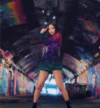 BLACKPI72979034's tweet photo. #JENNIESOLO #BLACKPINK https://t.co/g2VSAJqbvg