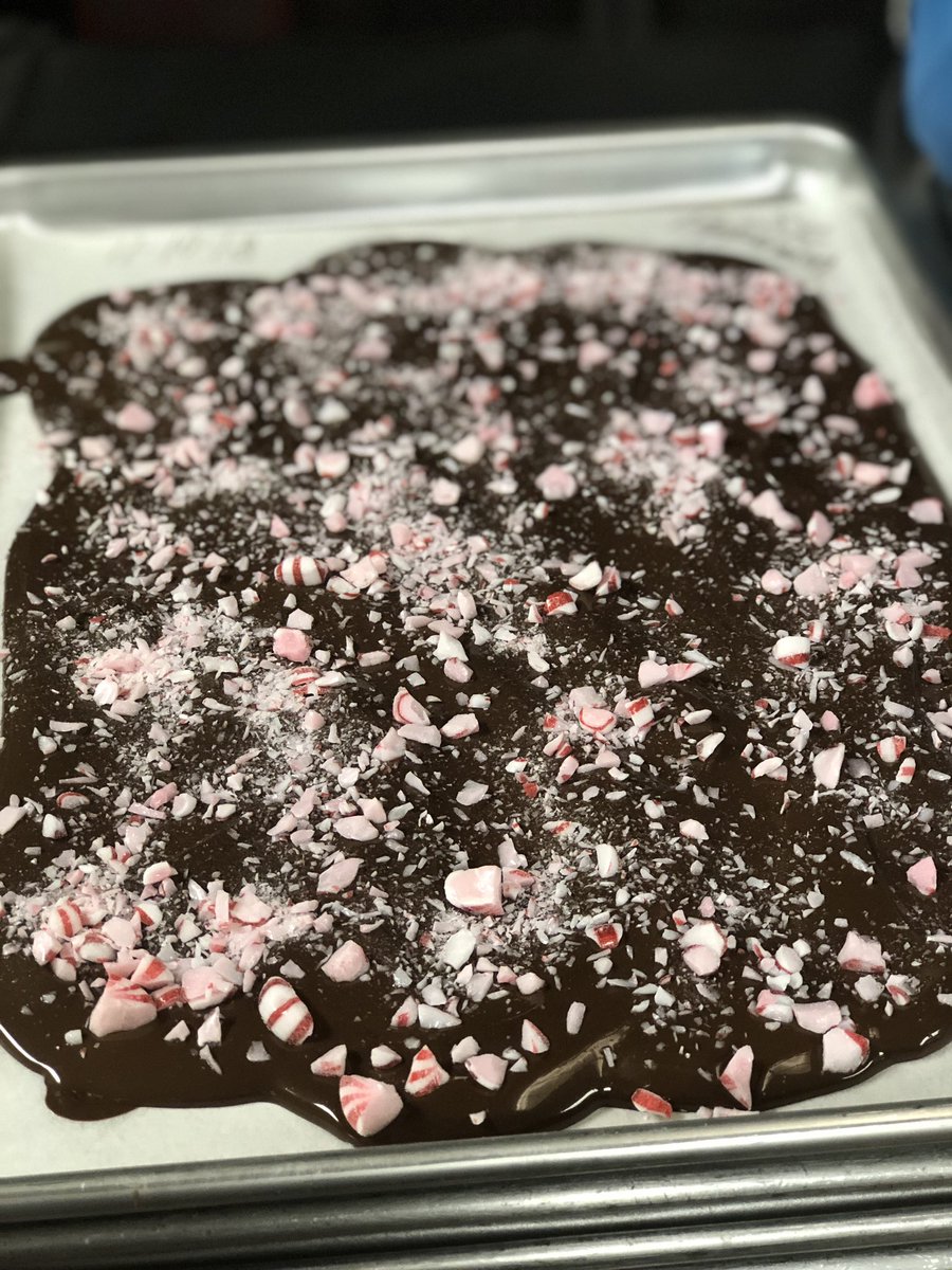 mommaskitchen6's tweet photo. #somethinnew Sugar free chocolate with sugar free peppermint candy #sugarfree #chocolate #yum #mommaskitchen https://t.co/wB5ZcNQ01U