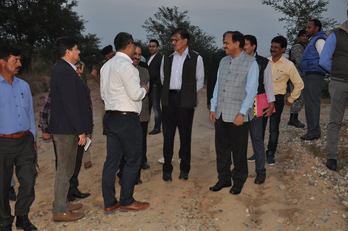 Hon'ble Advisor (K) Visits jambu zoo and inspects works. Says it is a prestigious project for jammu and needs to be developed as the best zoo in the country.