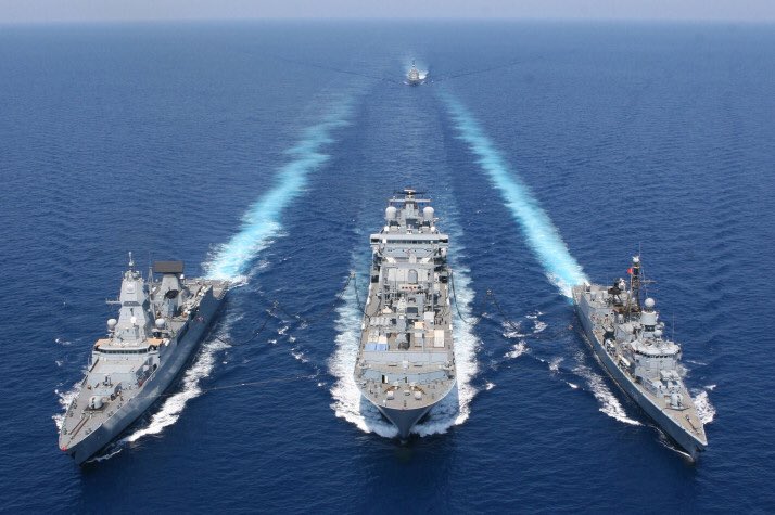 Скопище военных кораблей. Военный корабль. Военно-морской флот. Боевые корабли. Современные военные корабли.