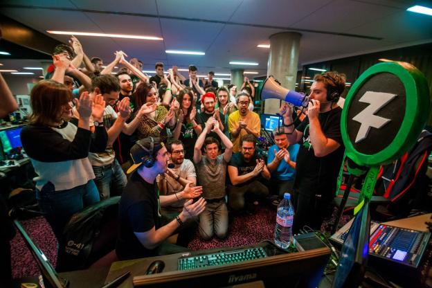 lequipe's tweet image. Esport - Le Z Event, événement caritatif organisé par le streamer français Adrien « ZeratoR » Nougaret, a récolté plus d'un million d'euros pour Médecins Sans Frontières ce week-end ow.ly/Y9Pt30mAdrJ