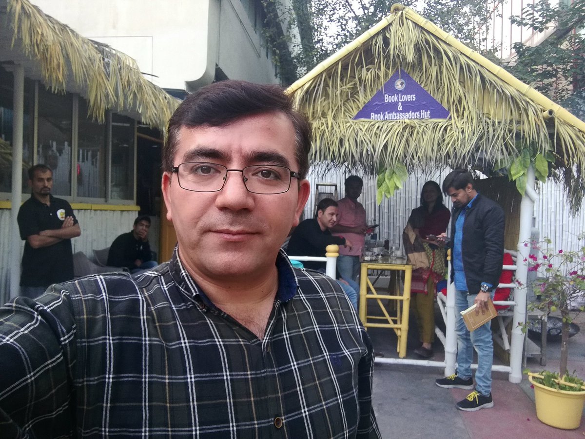 GD_Alisher's tweet photo. #KitabCafe at #F7Markaz is nice place to read books besides refreshment https://t.co/egDdFA7l1L