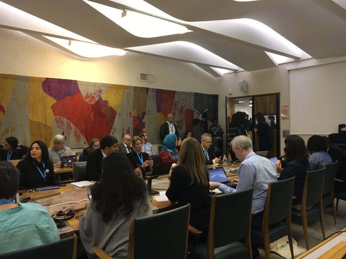 pitterpnpp's tweet photo. #SheLeadsIT inputs @ #genderigf #IGF2018 on #girls-empowerment tech w/ @gicthack content creation 4 #Caribbean @equals @WEIForward #UNECLAC https://t.co/IKIZ4iaCvi