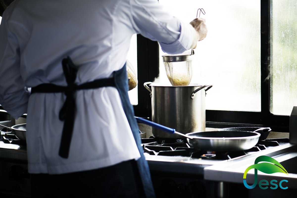 terecocanarias's tweet photo. Los tanques de @SpectankCanaria limpian la suciedad, carbonilla y grasa de los equipamientos y utensilios de tu #cocina 💧.
Además de ganar tiempo ⏰, ahorrarás costes en agua, electricidad y productos de limpieza.
#Jesc #Ahorro #Ecología #Cocinas #Spectank #Canarias #Tenerife https://t.co/VqiglIuPuc