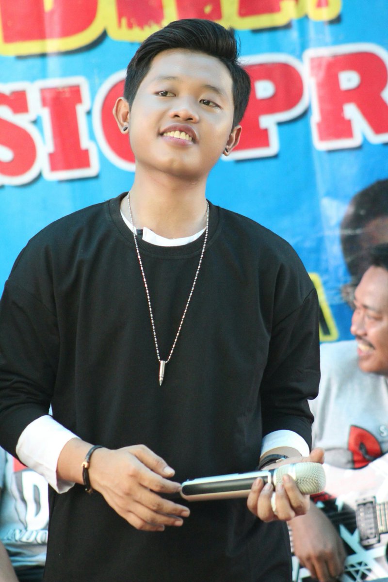bismillah otw ..Gapura ....Selamat malm  firdauslova kesyangan ...

#FirdausDa4OffAirDiGapuraTengah