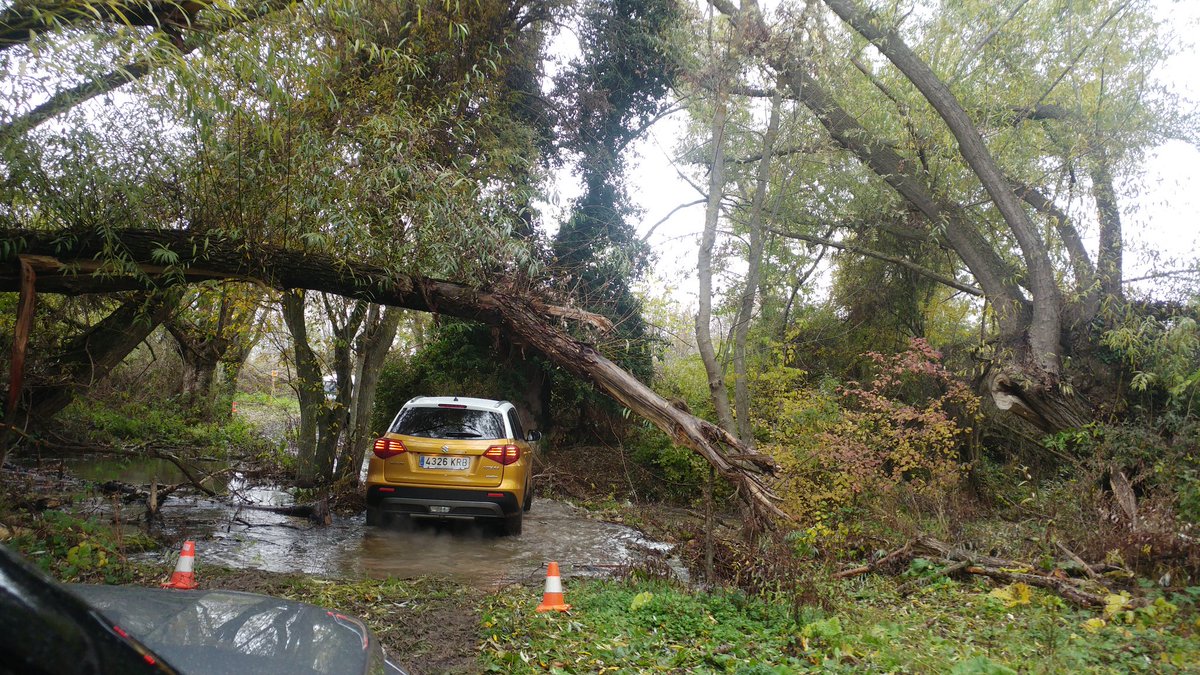 abc_motor's tweet photo. Hoy probamos el nuevo @SuzukiIberica #Vitara sin miedo al barro ni al agua! https://t.co/ElmjdgyqCG