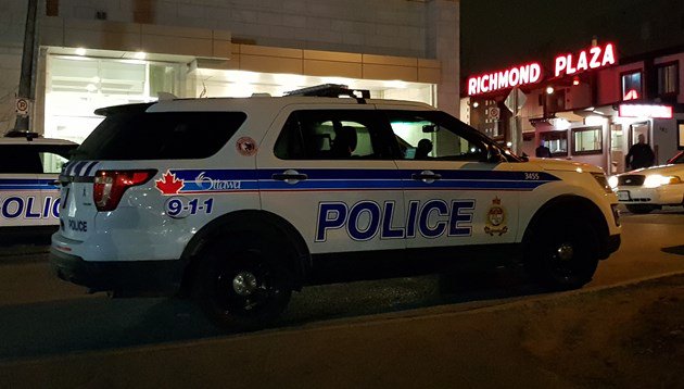 Six arrests made in west end phone buying scam. #ottnews   ottawamatters.com/police-beat/ph… https://t.co/o8VjVlvN4O